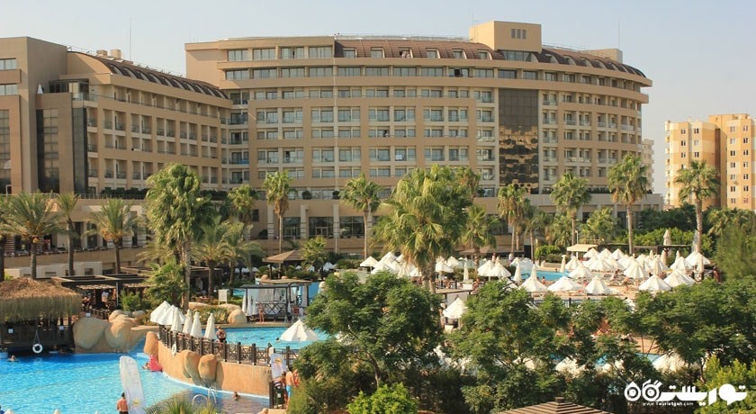 نمای ساختمان هتل فیم رزیدنس لارا اند اسپا	